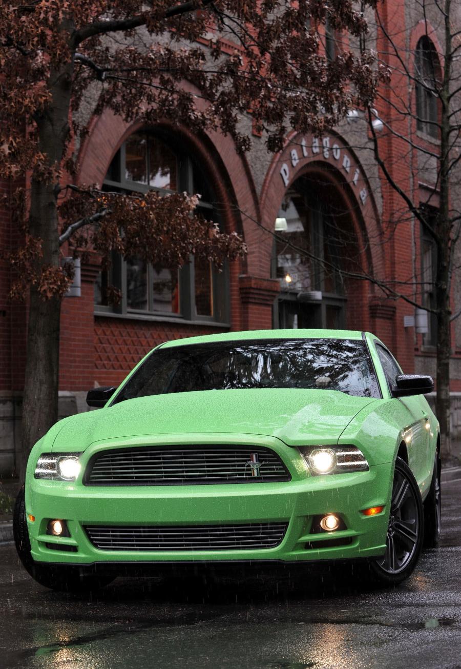  Ford Mustang V6 2012 года  (фото 54 из 133)